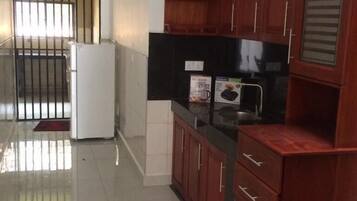 Kamar, Bebas Asap Rokok | Dapur pribadi | Lemari es besar, microwave, kompor, dan penanak nasi