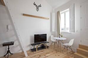 Dining - Bonfim apartment in Porto (Porto)