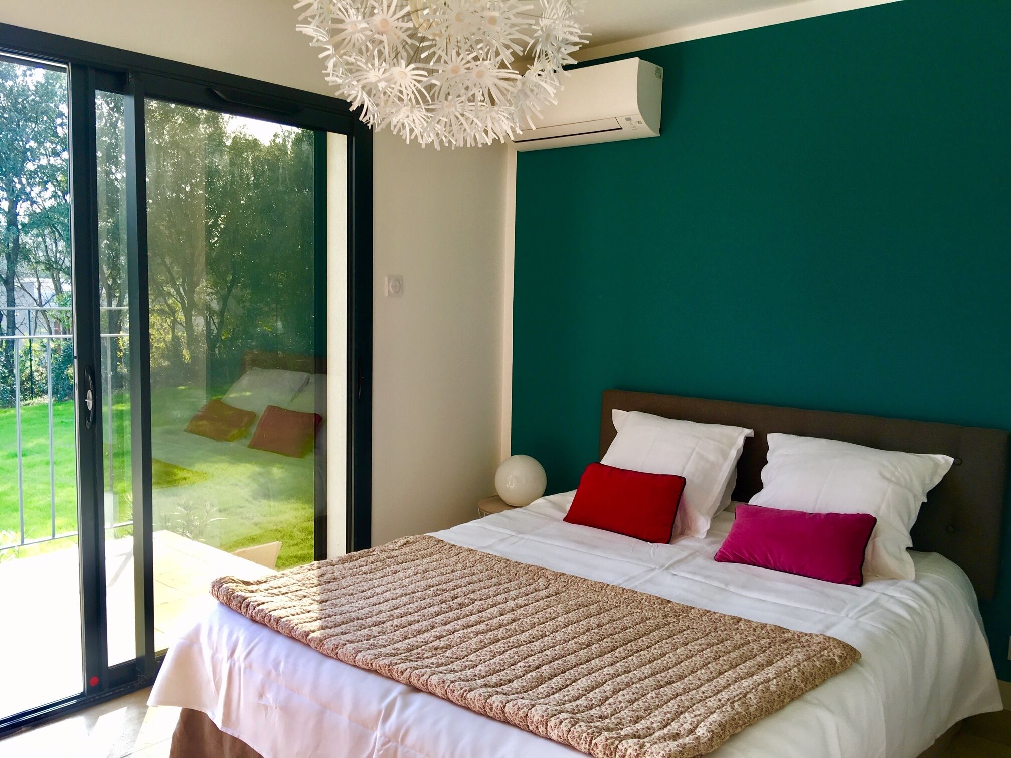 3 chambres, fer et planche à repasser, Wi-Fi gratuit, draps fournis