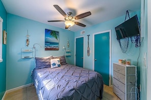2 bedrooms, hypo-allergenic bedding, iron/ironing board, WiFi