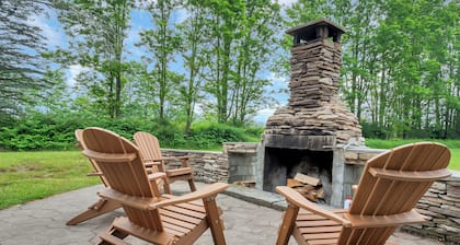 Gorgeous large home in a quiet area. 3 miles from Cooperstown & 7 from the Park