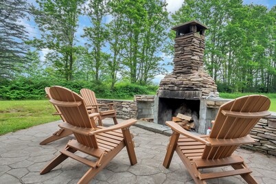 Gorgeous large home in a quiet area. 3 miles from Cooperstown & 7  from the Park