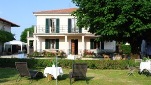 Front of property - Villa Le Rose (Cavour)