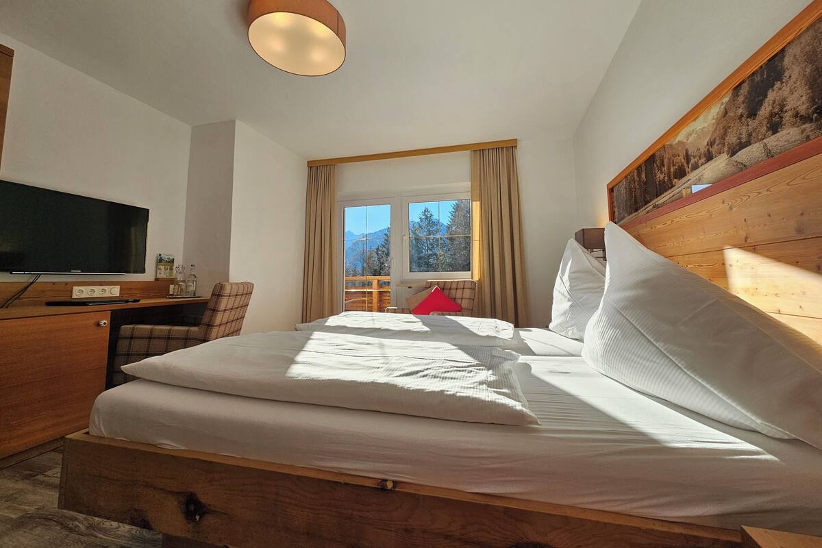Dobbeltrom – standard, 1 queensize-seng | Minibar, safe på rommet, blendingsgardiner og lydisolert