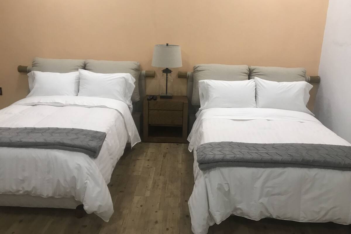 Family Quadruple Room, 2 Queen Beds, Non Smoking