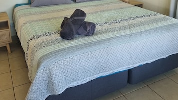 3 chambres, fer et planche à repasser, draps fournis