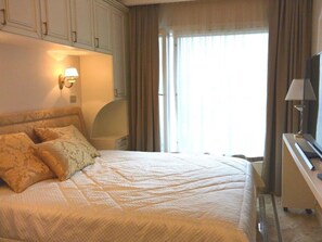 3 habitaciones, tabla de planchar con plancha, internet y ropa de cama 