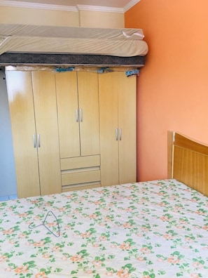 1 bedroom, free WiFi, wheelchair access - Beachfront apartment for 6 people, balcony, garage, safety netting, beach kit, Wi-Fi. (Praia Grande)