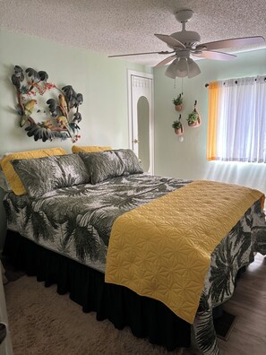 2 bedrooms, iron/ironing board, free WiFi, bed sheets - Enjoy Life in the Villages  (Lady Lake)