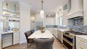 Fridge, microwave, oven, stovetop - 4 Bedroom home with luxury finishes and upscale furnishings! (Hilton Head)