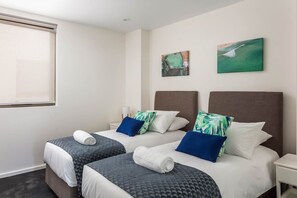 2 bedrooms, iron/ironing board, Internet, bed sheets