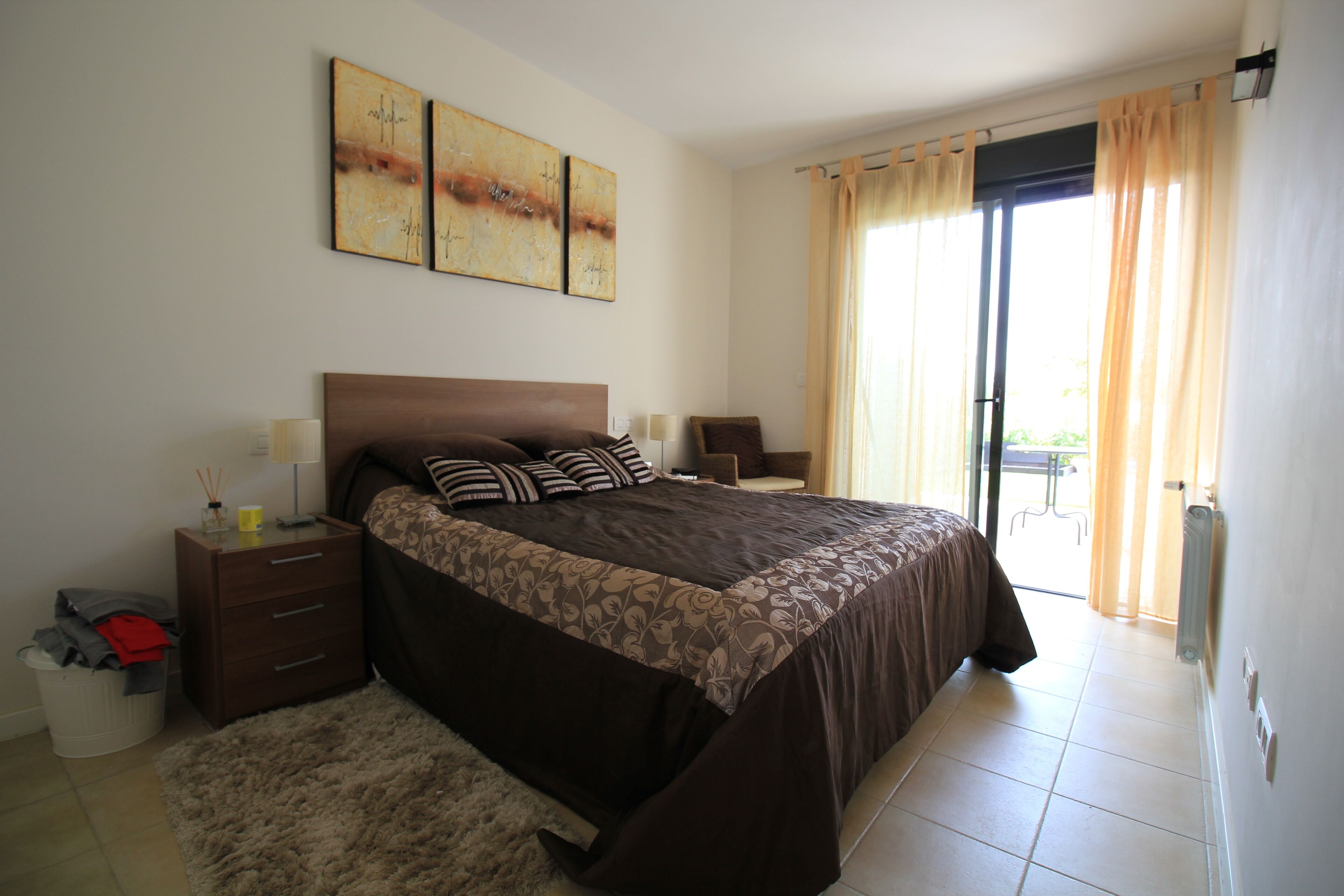 3 chambres, fer et planche à repasser, Wi-Fi gratuit, draps fournis