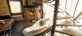 Red Cat H. is perfect for holidays in the nature near Minsk & skiing in Silichi.