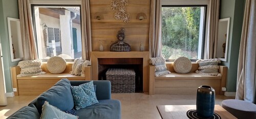 In the countryside, a very large villa to gather Family and Friends