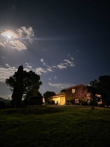 COZY HILLTOP APARTMENT WITH PRIVATE GARDEN BETWEEN SIENA AND VOLTERRA