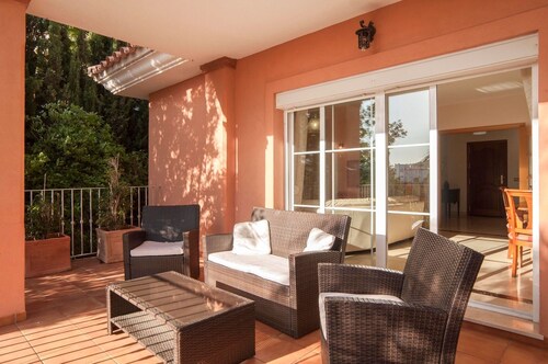 Luxury Villa Private Gated Pool, Garden, Patio Fantastic views Families & Golf.