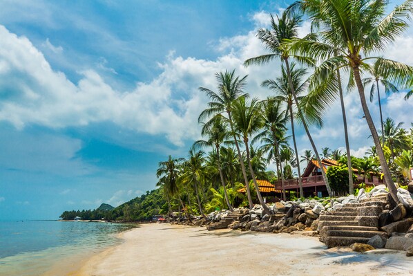 Beach nearby, beach towels