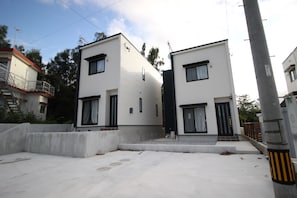 Front of property - Akizero Onnason (Onna)