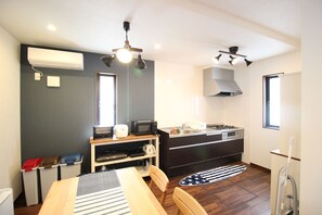 獨棟房屋 (AO-3) | 起居區 | 平面電視
