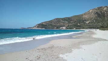 Una spiaggia nelle vicinanze