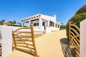 Exterior - Beautiful Sea View Villa in Binibeca (Binibeca)