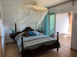 2 bedrooms, in-room safe, desk, iron/ironing board - Bungalow Triplex T4 102 m² SPA and Cistern Sea view - Beach - Surf (LE GOSIER)