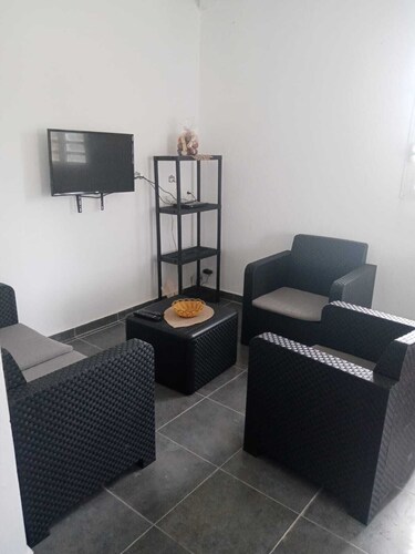 Bungalows de Damencourt - Section Damencourt chemin de  pinadiere 97160 le moule