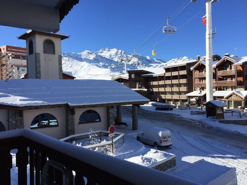 APT 4/6 PERS AU PIED DES PISTES, RESIDENCE LES ETERLOUS AVEC ACCES WIFI PRIVE