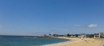 house direct access to the beach, terrace facing south