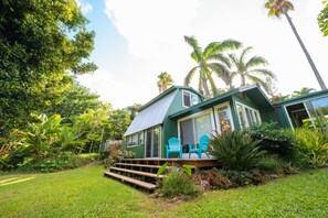 Exterior - ★Star Honeymoon Lookout - PRIVATE HOT TUB + ACCESS TO POOL + New Central AC✔ (Haiku)