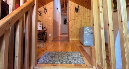 Very beautiful chalet at the edge of the lake of Serre Ponçon 10 people