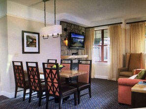 Living area - Marriott s Timber Lodge 2-bedroom villa (South Lake Tahoe)