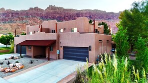 Exterior - SG2 - Stunning Views+Hot Tub - Charming Moab Oasis (Moab)