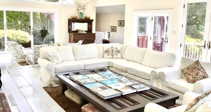 PERFECT for FAMILY HOLIDAYS, light, SPACIOUS, water-views that inspired POLLACK!