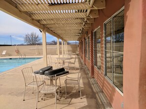 Property grounds - Serenity in Sunny Arizona with tons of birds and shade trees!  Bike Trail Galore (Tubac/Rio Rico)