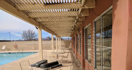 Serenity in Sunny Arizona with tons of birds and shade trees! Bike Trail Galore