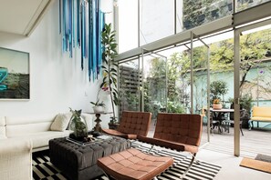 TV connectée, espaces bureaux