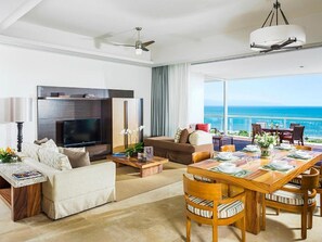 テレビ、卓球台、ステレオ