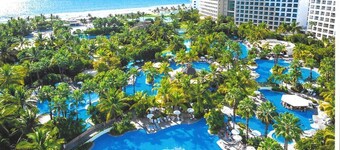 Stunning Two Bedroom Beach residence with Golf Package