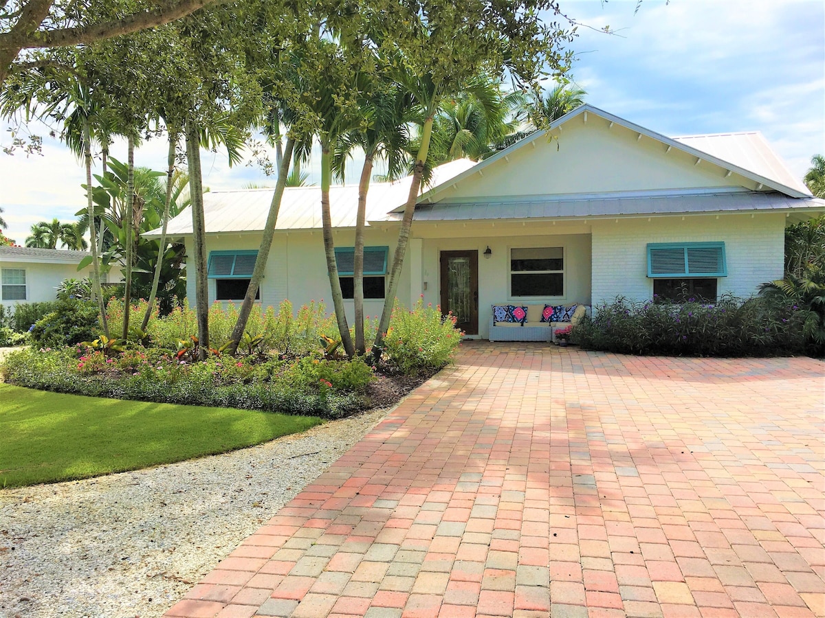 Photo 3 of Pet Friendly Beachy Home in the Heart of Naples! Multi Month Discount!