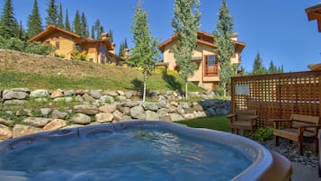 Bain à remous extérieur