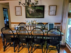 Dining - 4 Bedroom 2 Bath rustic cabin (Franklin)