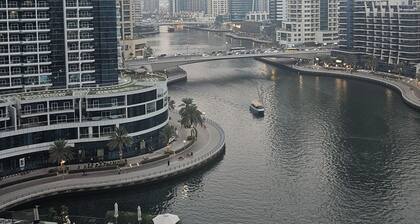 1 BR w/balcony in Bay Central Towers. 5 min to the beach! Full Marina view