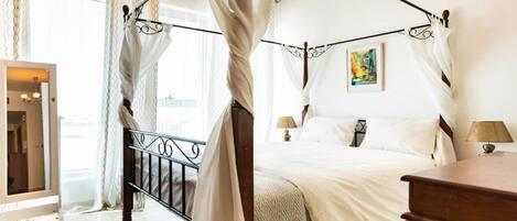 1 quarto, ferros/tábuas de passar roupa, acesso à internet