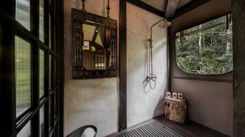 Two Bedroom Tent | Chuveiro