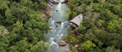 Lều (Waterfall) | Cảnh từ trên cao