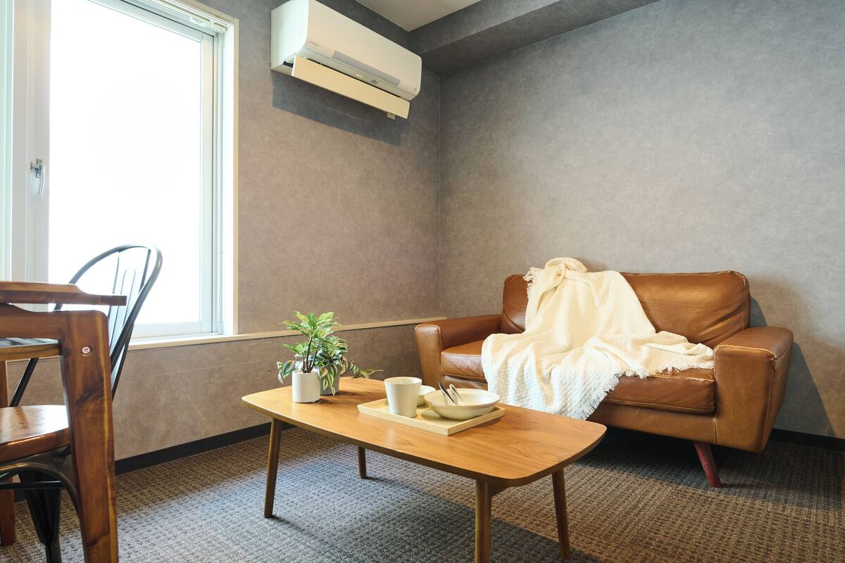 디럭스룸 | 거실 | 평면 TV