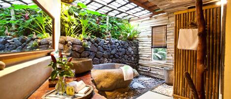 Family Room, Non Smoking (Joglo) | Bathroom