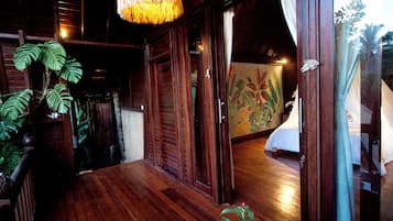 Vila Deluks, 1 Tempat Tidur King dengan tempat tidur Sofa | Pemandangan balkon