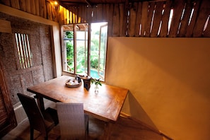 Family Room, Non Smoking (Joglo) | In-room dining - Umah Tis Sebatu (Tegallalang)